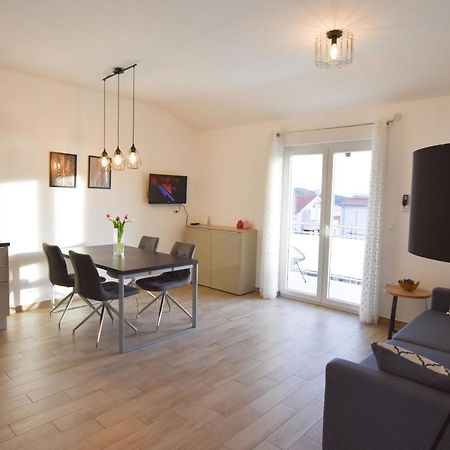 Apartment Dora Primošten Exteriör bild